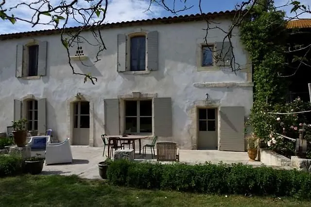 Couette-café Bed and Breakfast Mas de Bouvet en Camargue à Albaron
